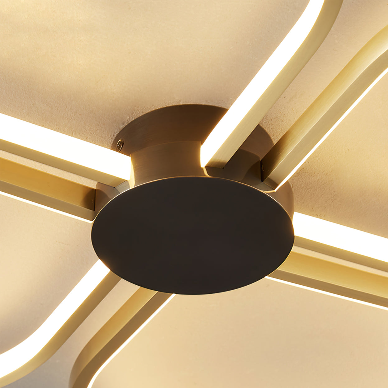 OrionLuxe - Deckenleuchte mit räumlichem Design und stimmungsvoller Beleuchtung