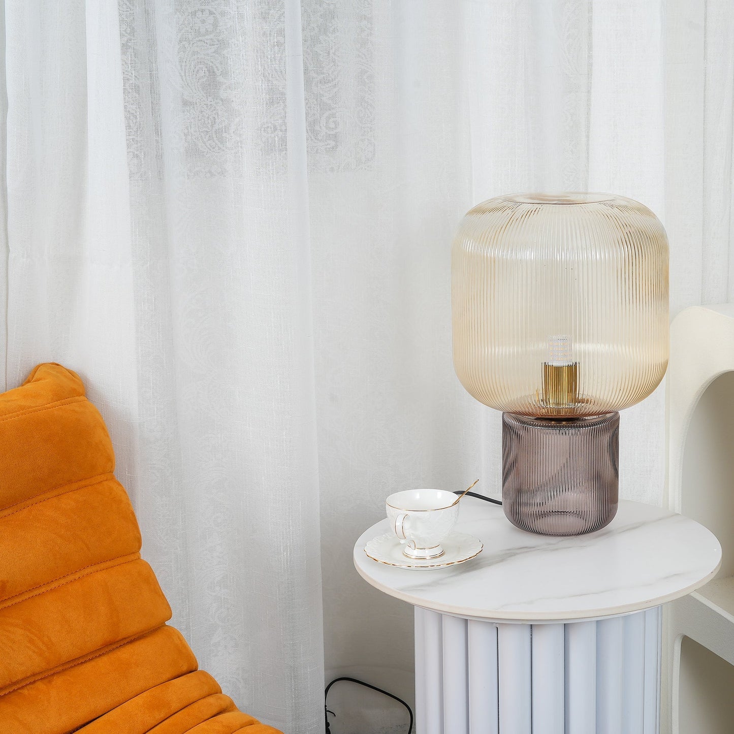 GlowSphere - Oval bordlampe af glas og metal