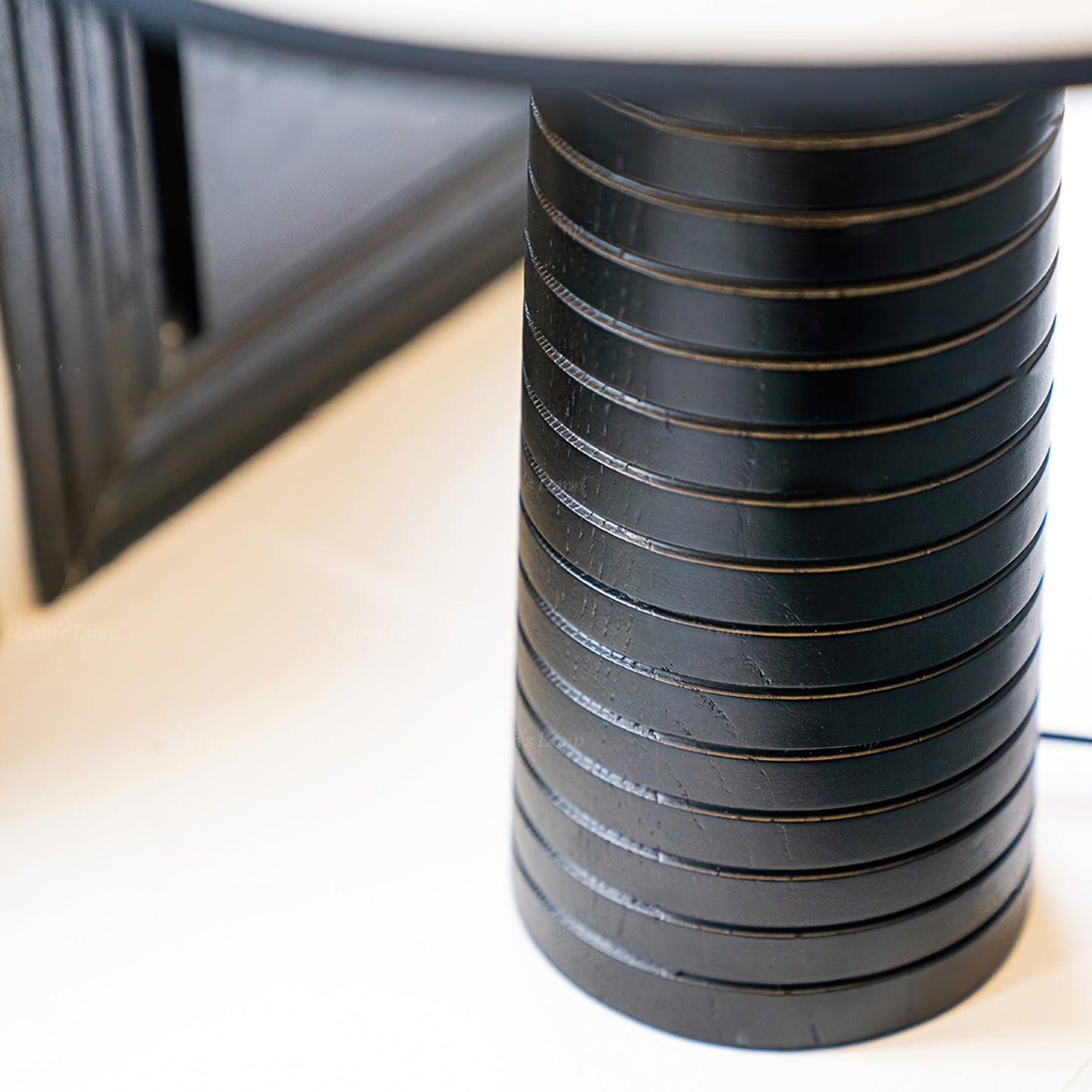 LichtPalisades - Elegant bordlampe med geometrisk design
