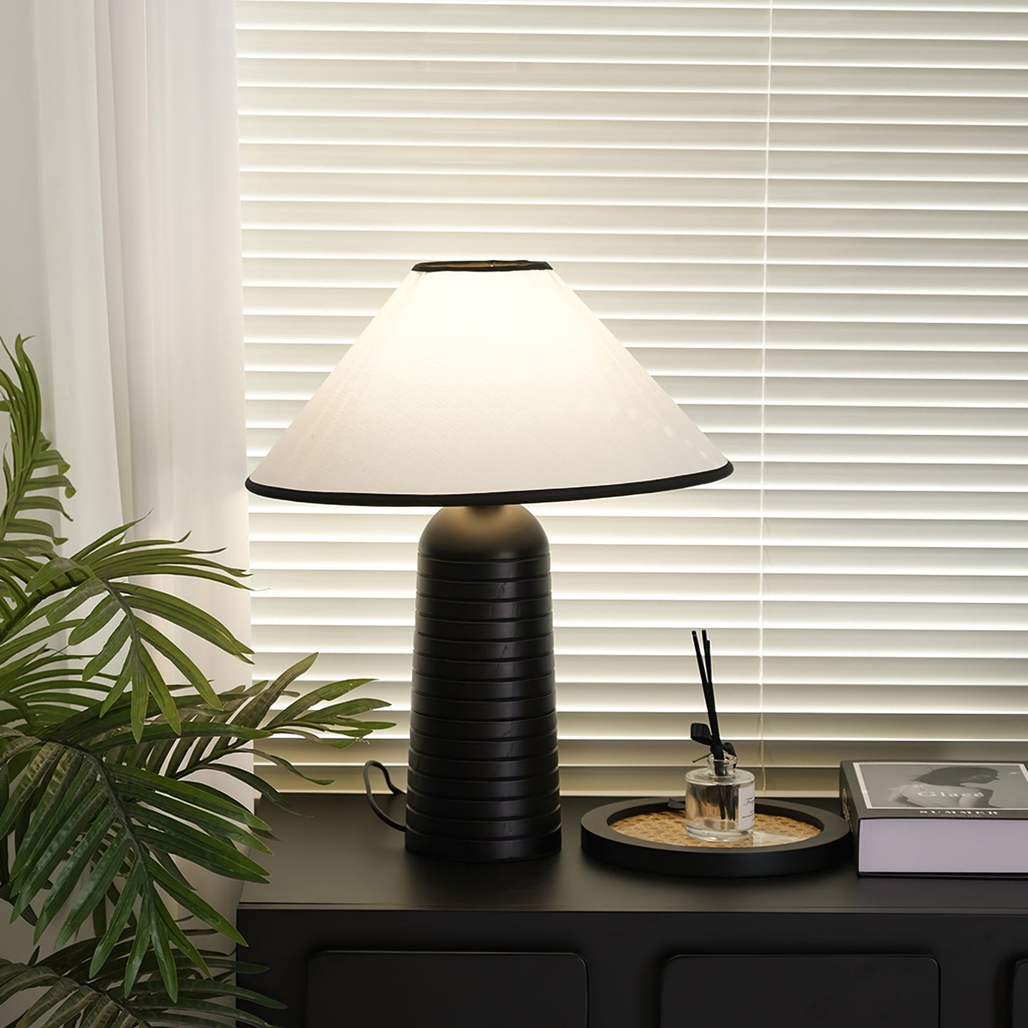 LichtPalisades - Elegant bordlampe med geometrisk design