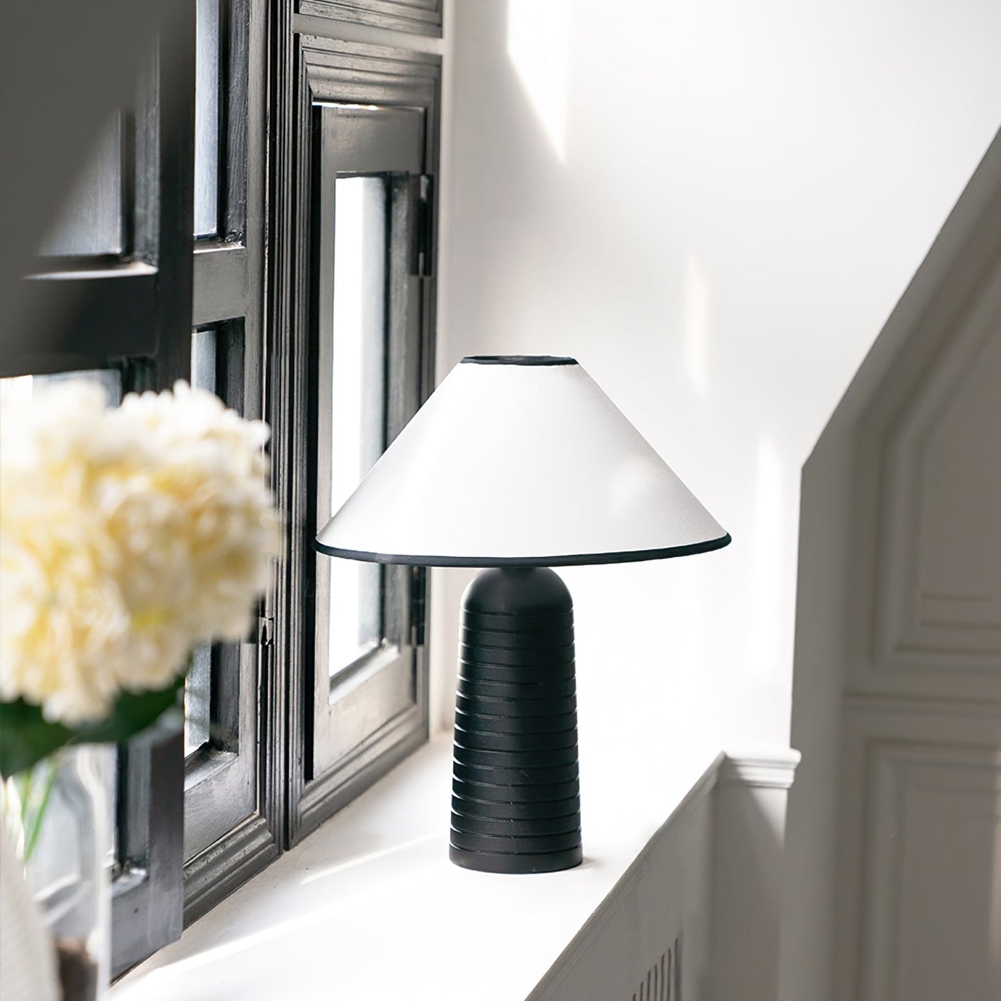 LichtPalisades - Elegant bordlampe med geometrisk design