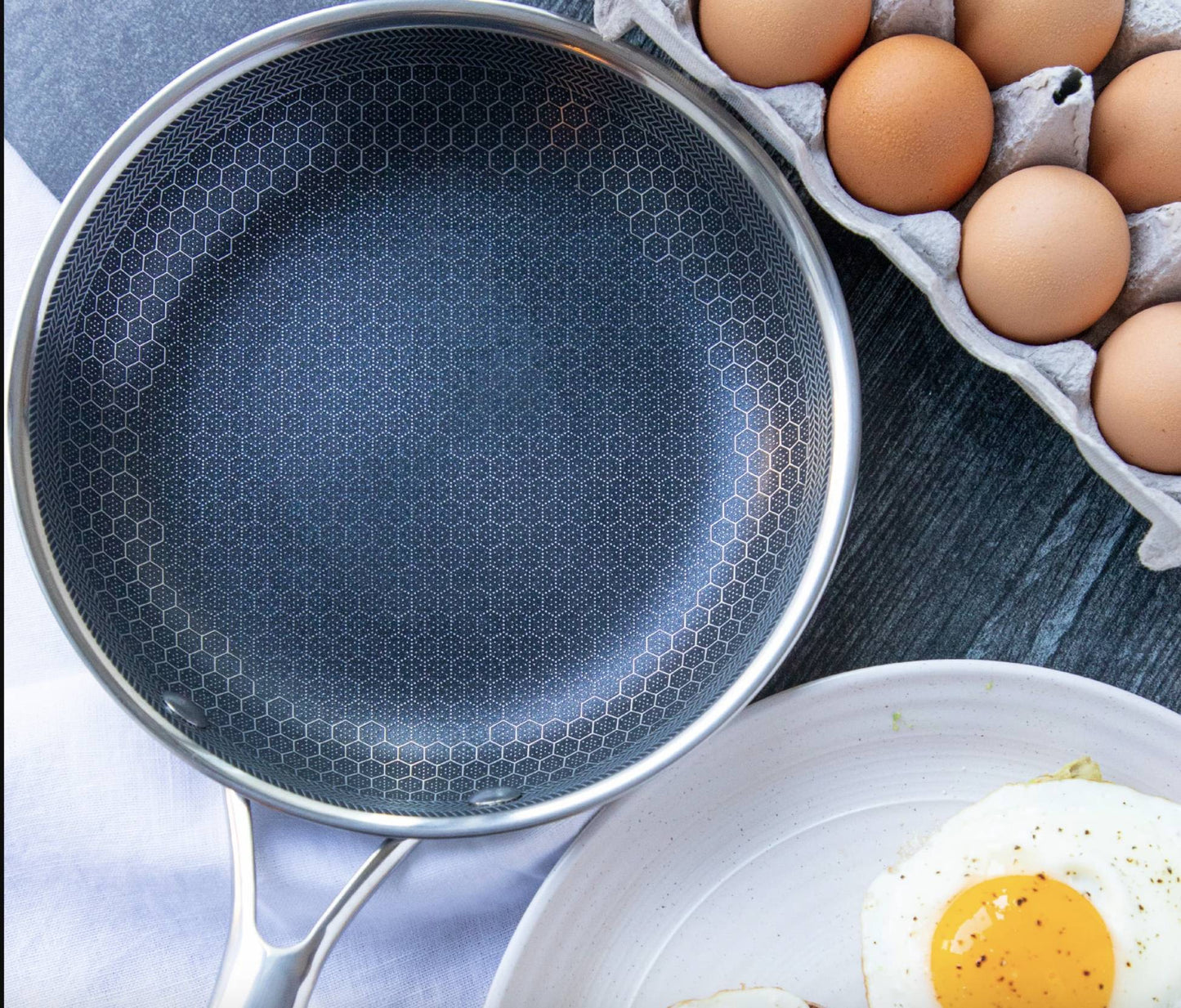 Non-stick pan - made of stainless steel for the kitchen