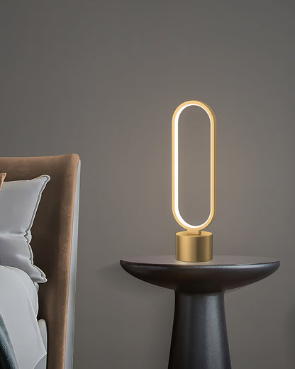LuxePerigee - Bordlampe med subtil elegance og stemningsfuld belysning