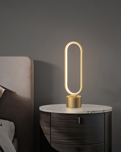 LuxePerigee - Bordlampe med subtil elegance og stemningsfuld belysning