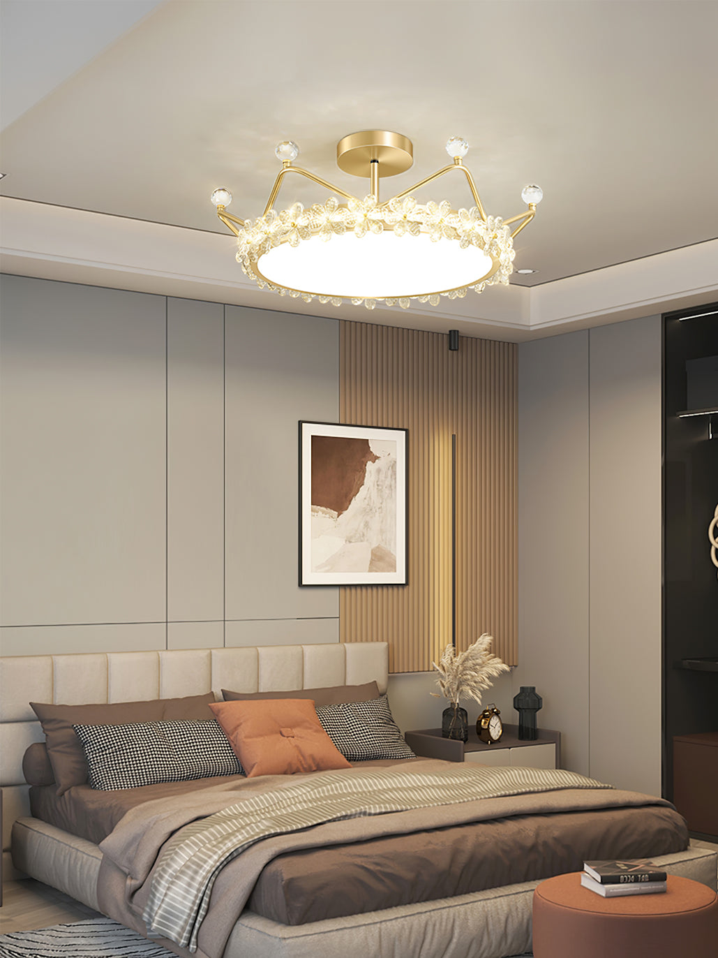 CrownLuxe - Deckenleuchte mit Kronenform und stimmungsvoller Beleuchtung