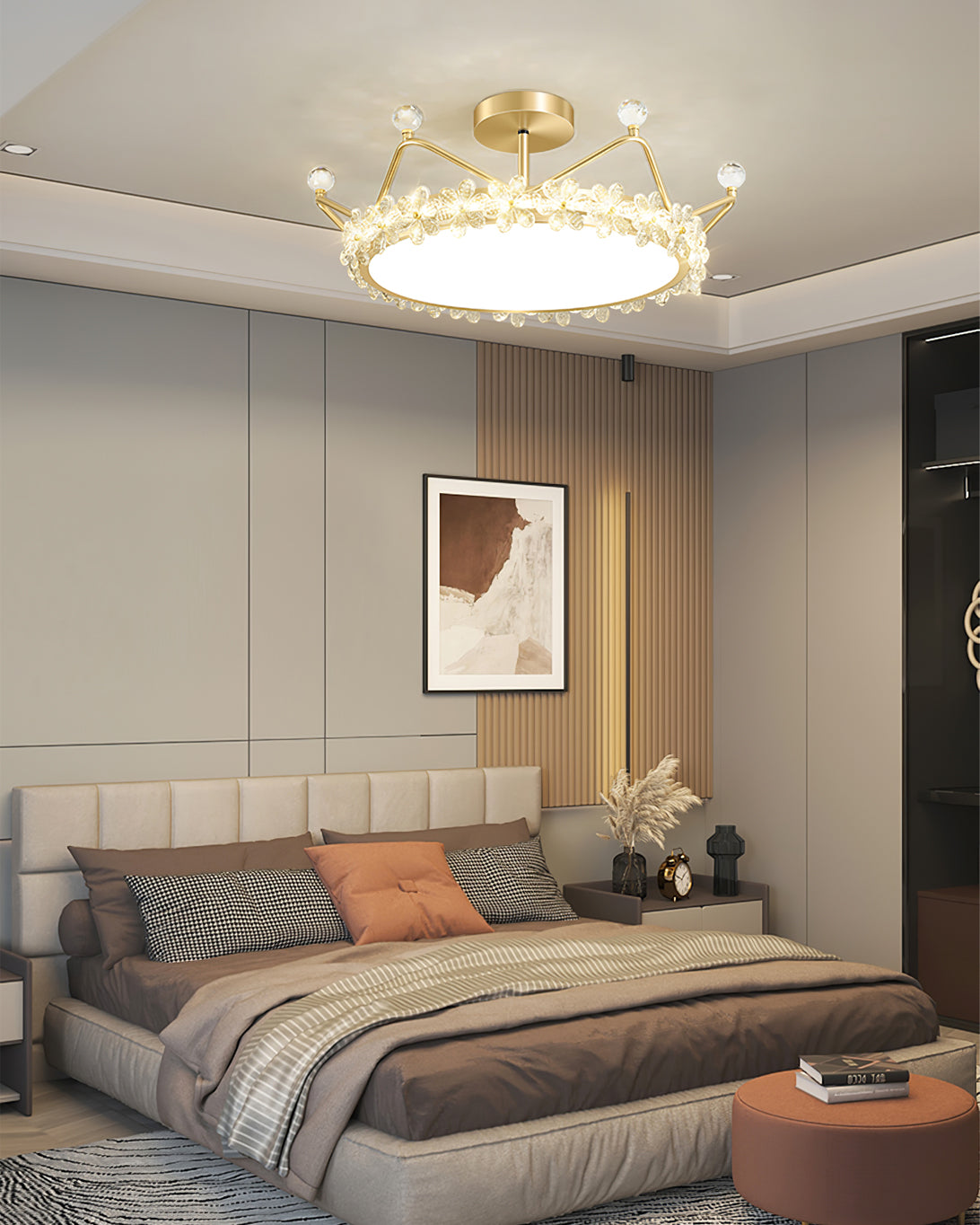 CrownLuxe - Deckenleuchte mit Kronenform und stimmungsvoller Beleuchtung