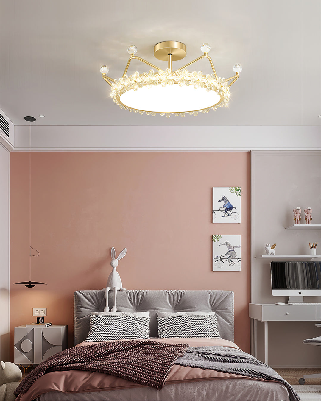 CrownLuxe - Deckenleuchte mit Kronenform und stimmungsvoller Beleuchtung
