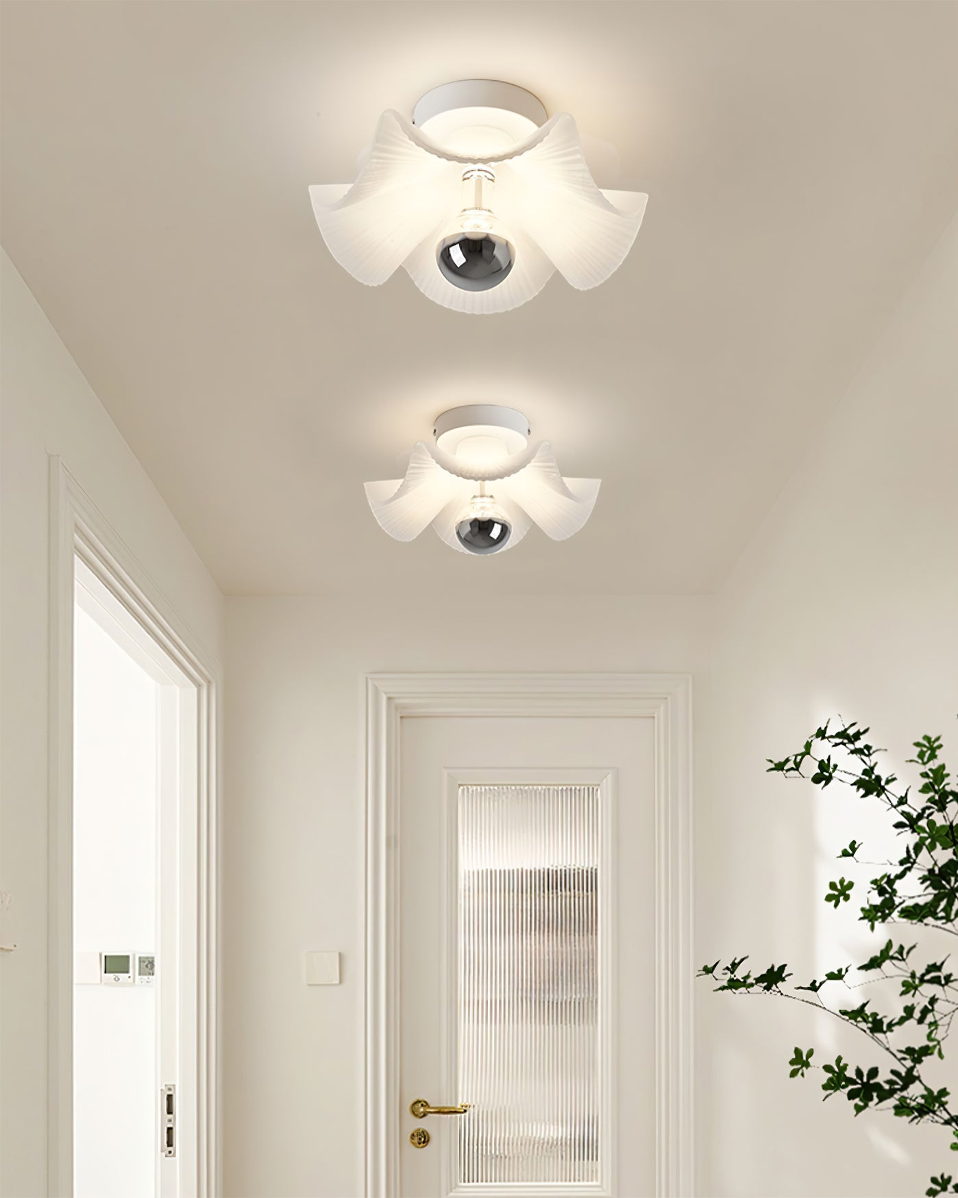 LuxePlissé - Deckenlampe mit detaillierten Falten und subtiler Beleuchtung