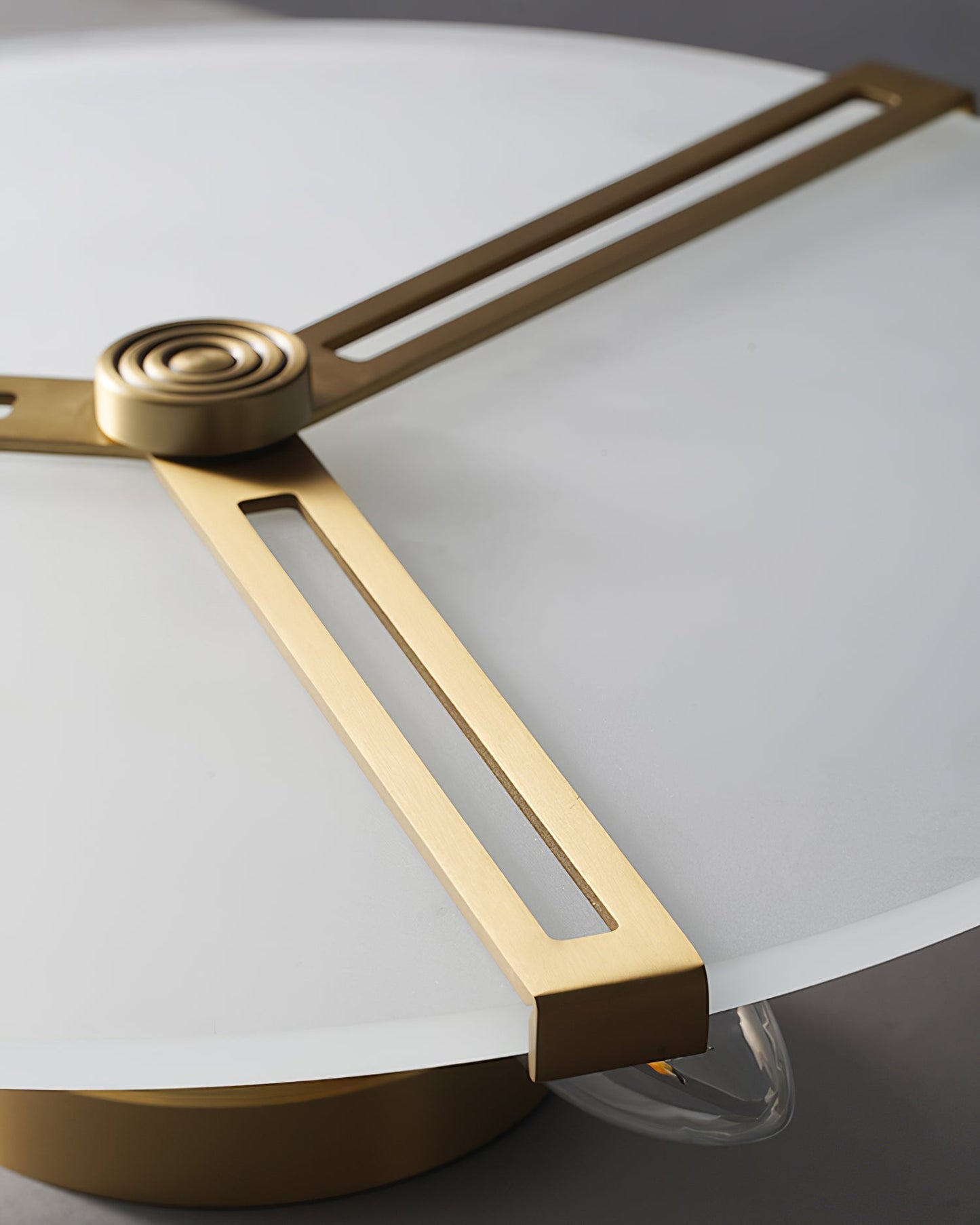 LuxeASO - Deckenlampe mit zeitgenössischem Design und subtiler Beleuchtung