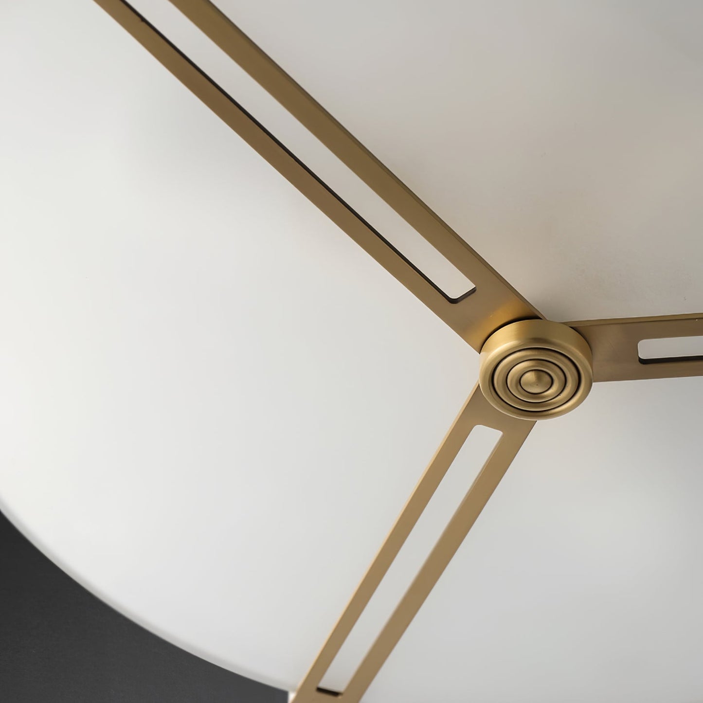 LuxeASO - Deckenlampe mit zeitgenössischem Design und subtiler Beleuchtung