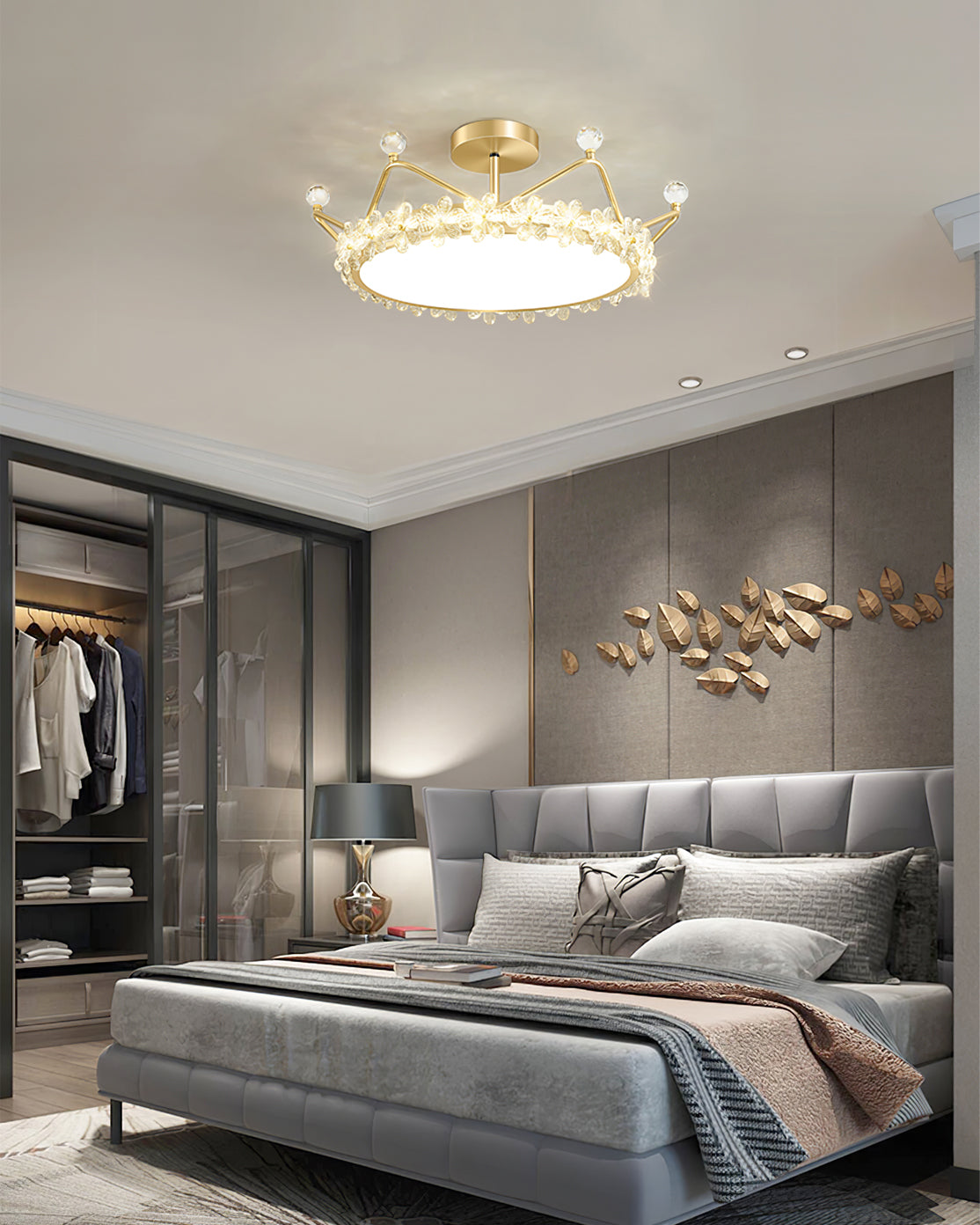 CrownLuxe - Deckenleuchte mit Kronenform und stimmungsvoller Beleuchtung