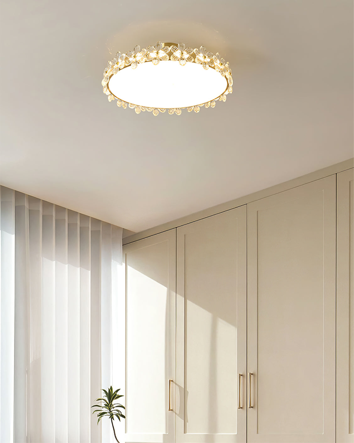 LuxePetal - Ceiling Light with Crystal Petals and Subtle Lighting