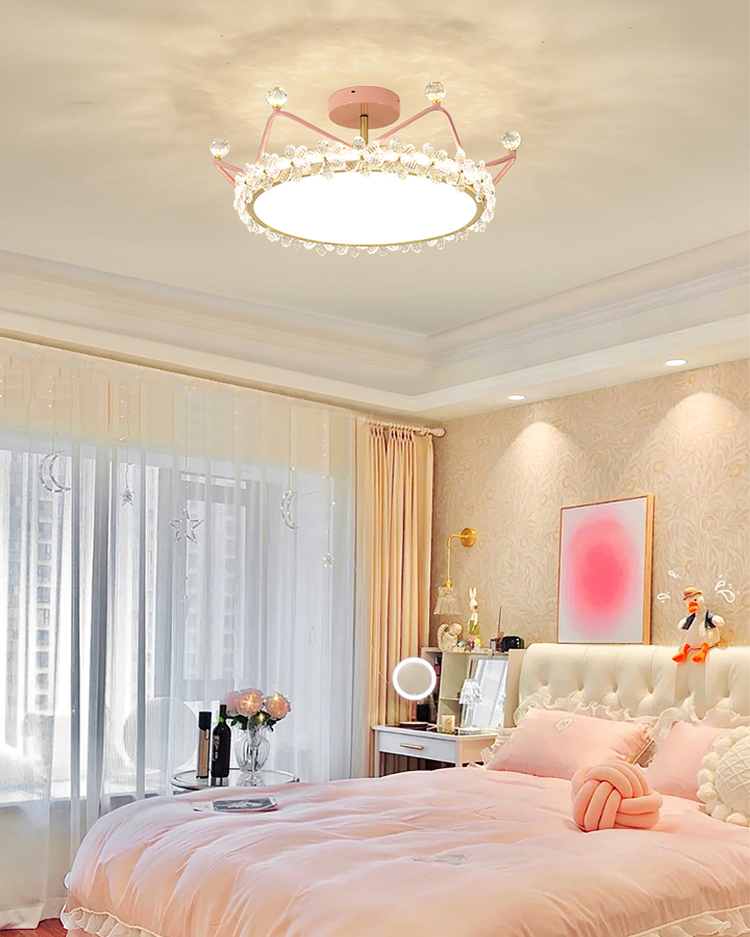 CrownLuxe - Deckenleuchte mit Kronenform und stimmungsvoller Beleuchtung