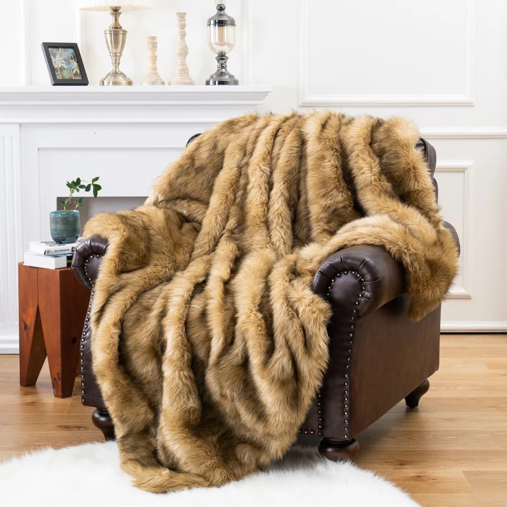 FurAura - Elegant Faux Fur Blanket