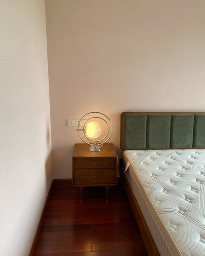 PlanetLuxe - Bordlampe med kosmisk design og subtil belysning