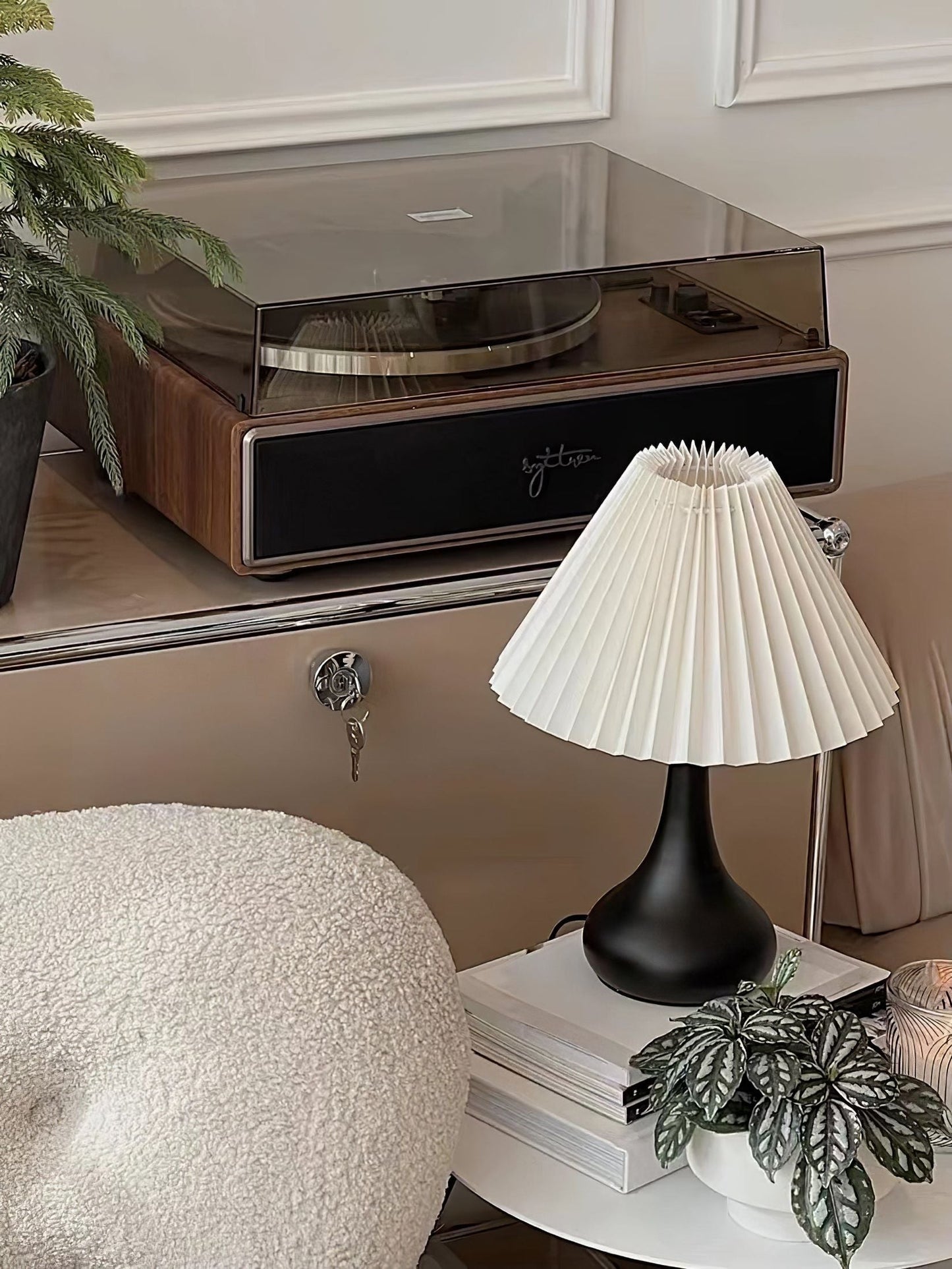 DrumGlow - Bordlampe med tidløst design og hyggeligt skær
