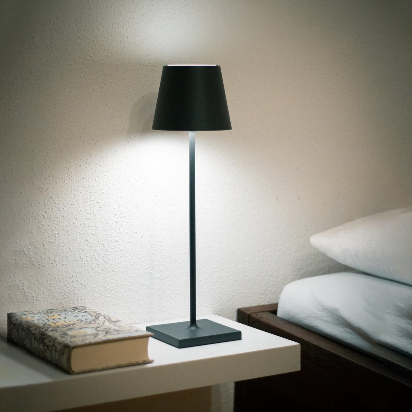 LumoPold - Rechargeable LED Table Lamp