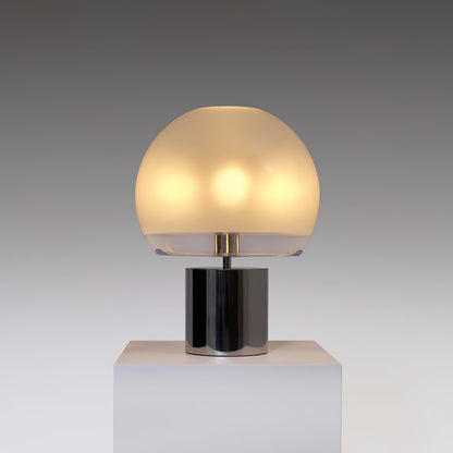 OrbaLuxe – Excentrisk bordlampe med gennemsigtig glasbase