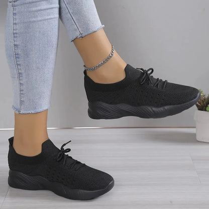 Yuna – Åndbare mesh damesneakers med snørebånd og platformsål