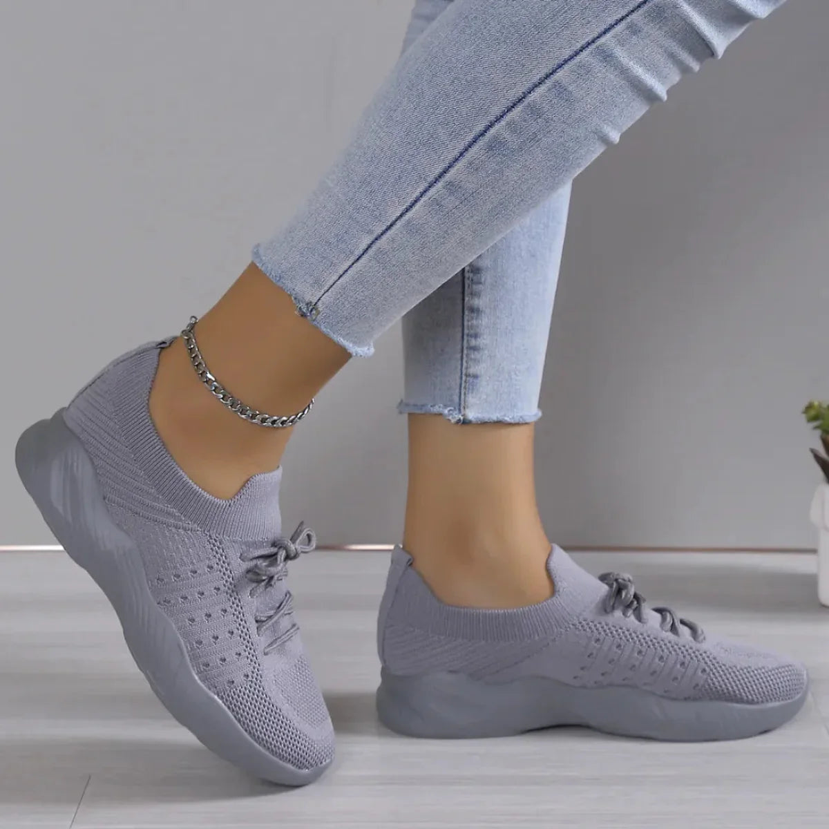 Yuna – Åndbare mesh damesneakers med snørebånd og platformsål