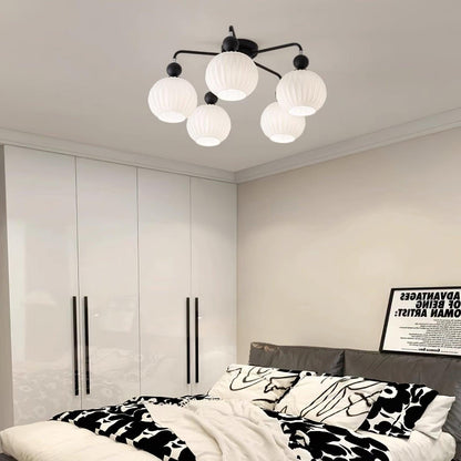 ReneeLuxe - Deckenleuchte mit luxuriösem Finish und atmosphärischem Leuchten