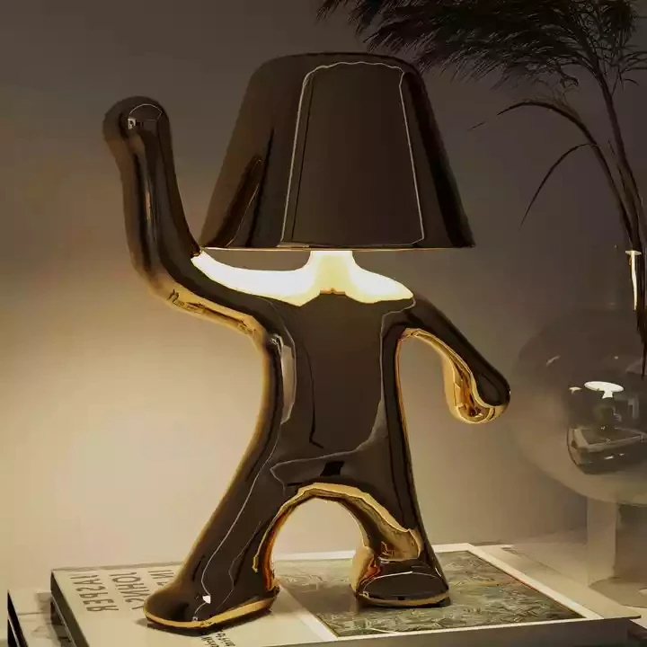 Yumi – Dansende Kunstlampe
