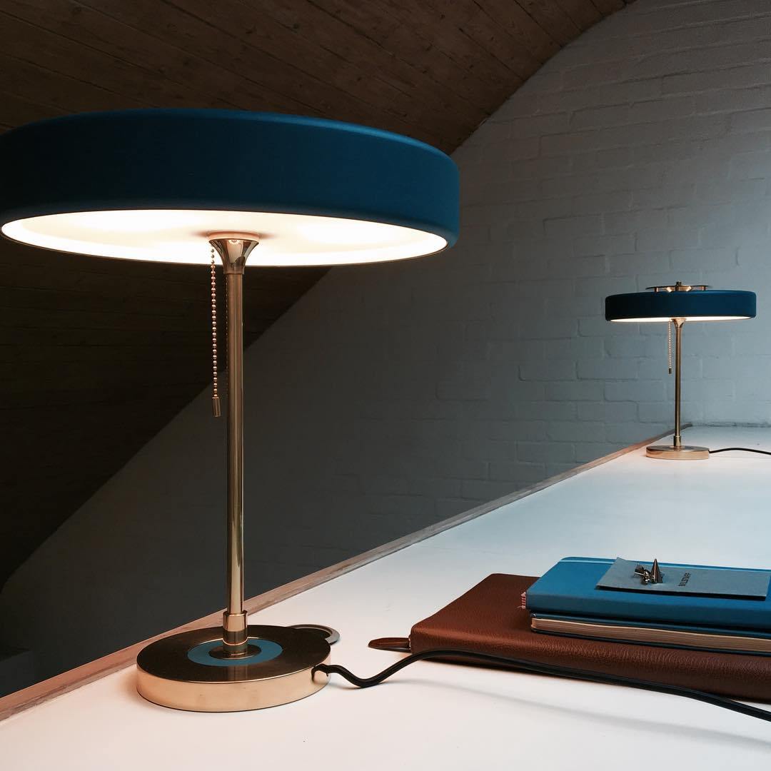 LuxeGlow - Spun Metal Table Lamp with Pull Cord Switch