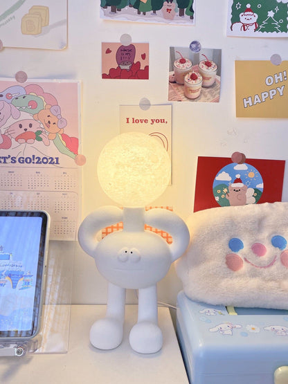 BotLuxe - Bordlampe med kreativt robotdesign og behageligt skær