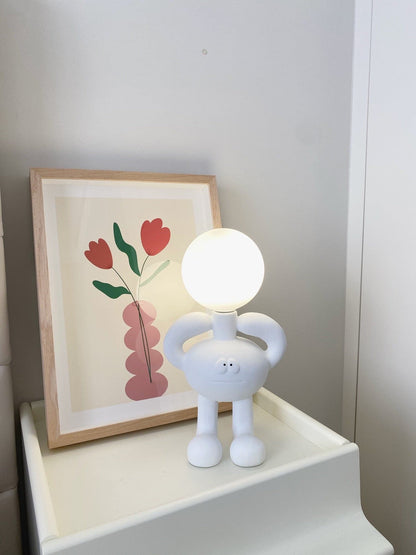BotLuxe - Bordlampe med kreativt robotdesign og behageligt skær