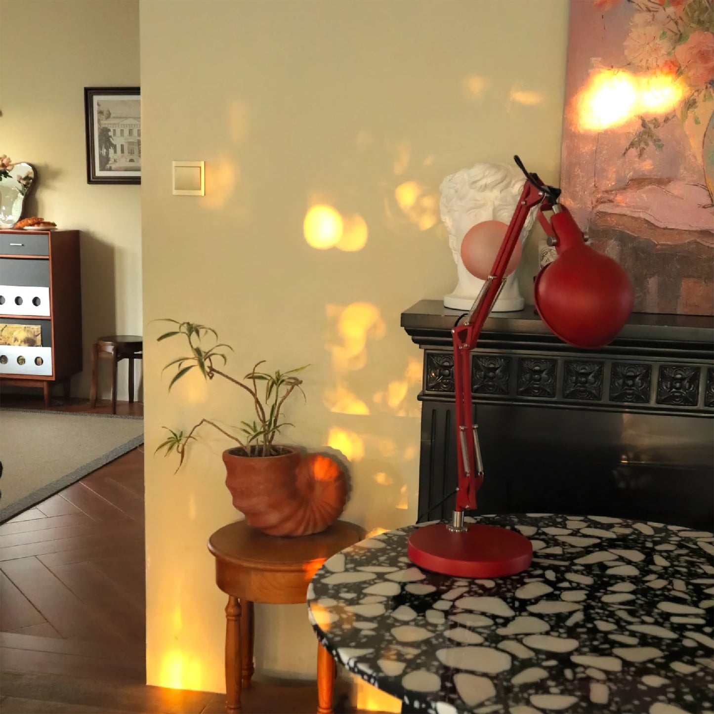 RedKaiser - Table Lamp
