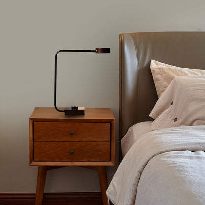 RondoGlow - Bordlampe med slank, rund form og subtil belysning