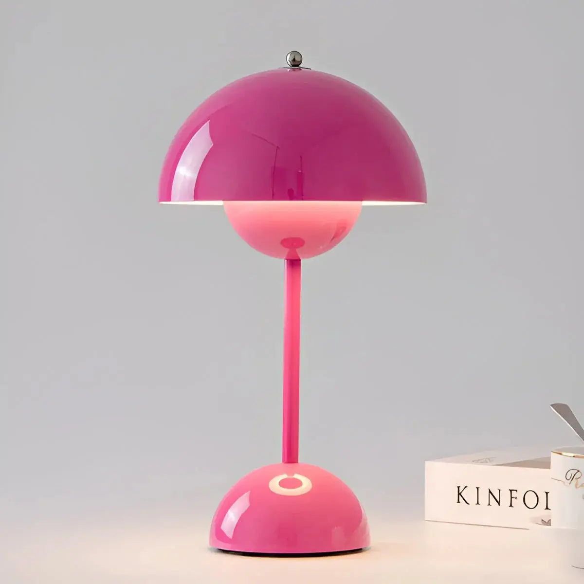 NordicaLight - Elegant Table Lamp