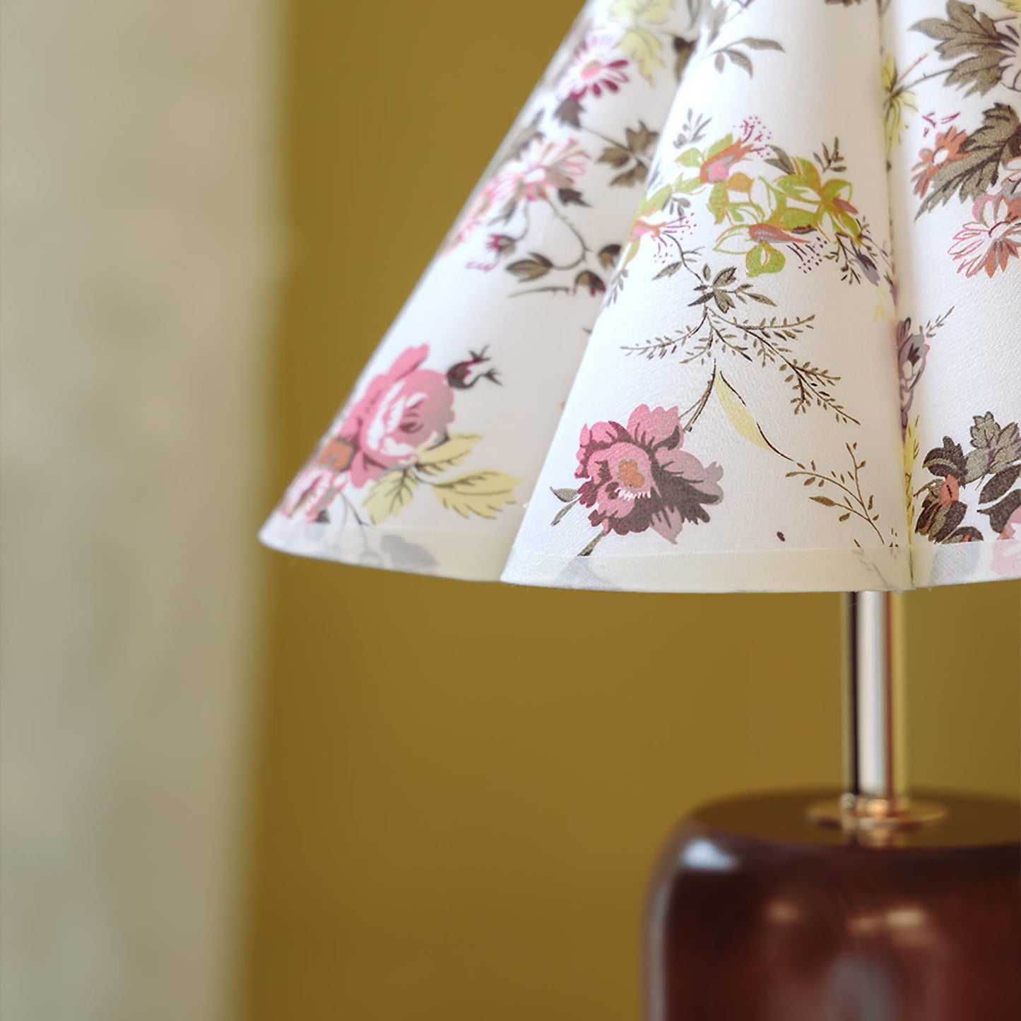 RosaCharme - Lampe de table au design nostalgique et éclairage chaleureux