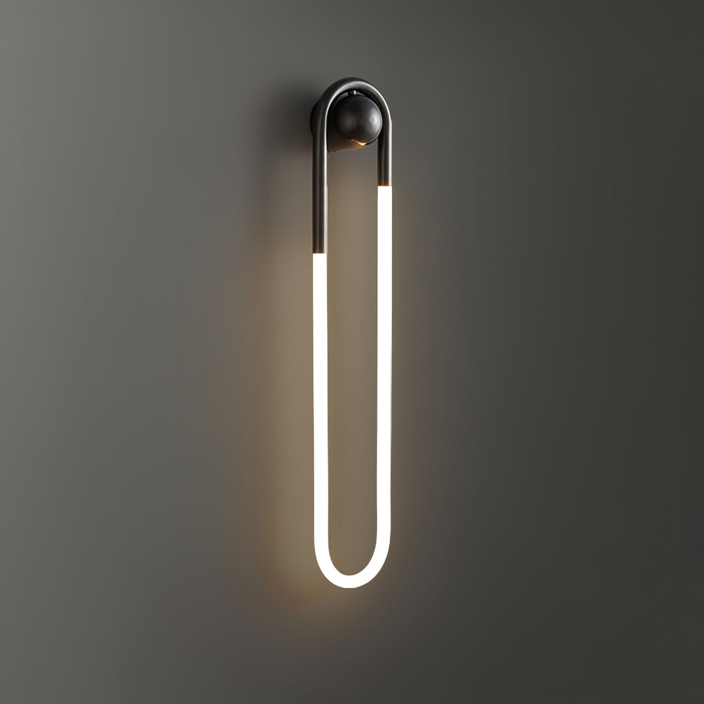 OvalGlow - Minimalistische Wandleuchte in Schwarz und Gold