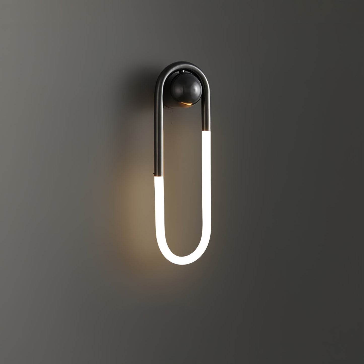 OvalGlow - Minimalistische Wandleuchte in Schwarz und Gold