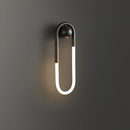 OvalGlow - Minimalistische Wandleuchte in Schwarz und Gold