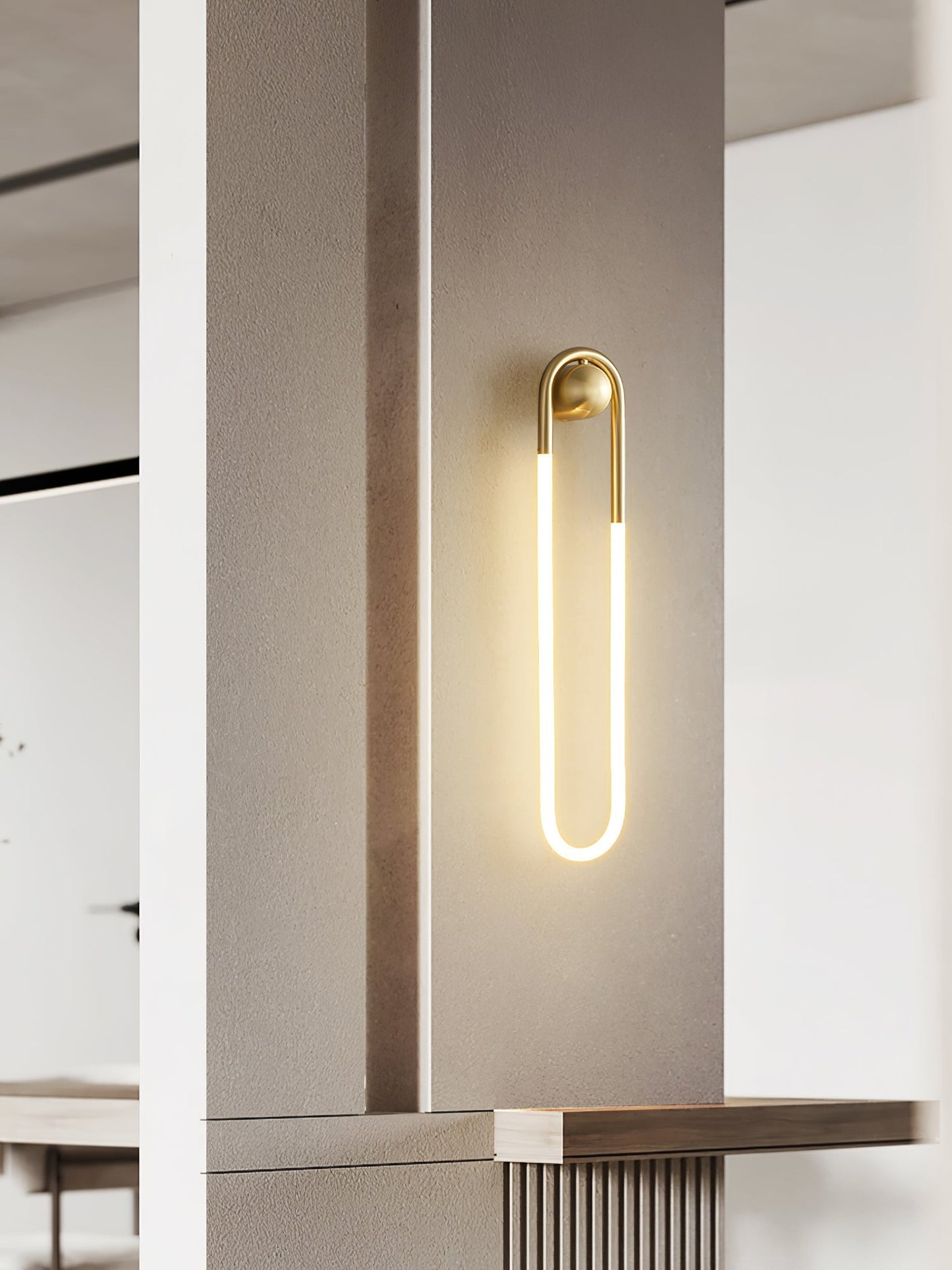 OvalGlow - Minimalistische Wandleuchte in Schwarz und Gold