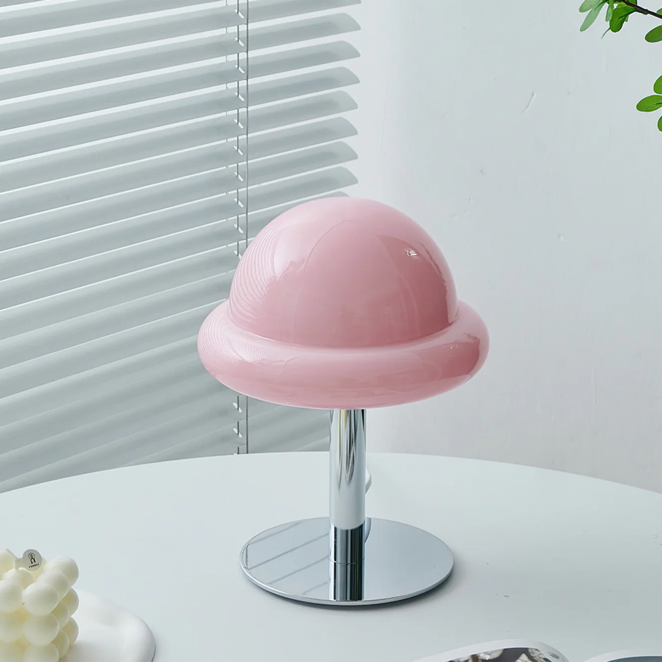 GalaxieGlow - Lampe de table avec finition métallique et thème spatial