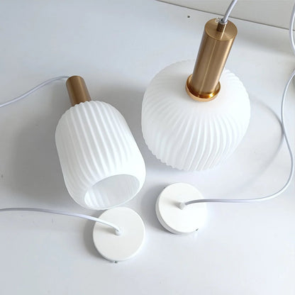 PrismaGlow - Stylish Glass Pendant Lamp for a Luxurious Look