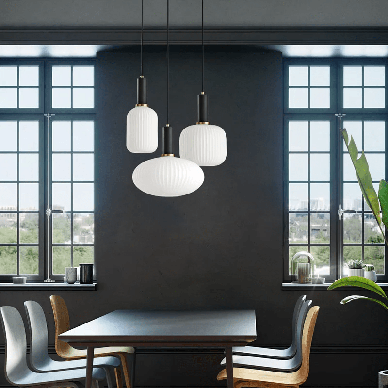 PrismaGlow - Stylish Glass Pendant Lamp for a Luxurious Look