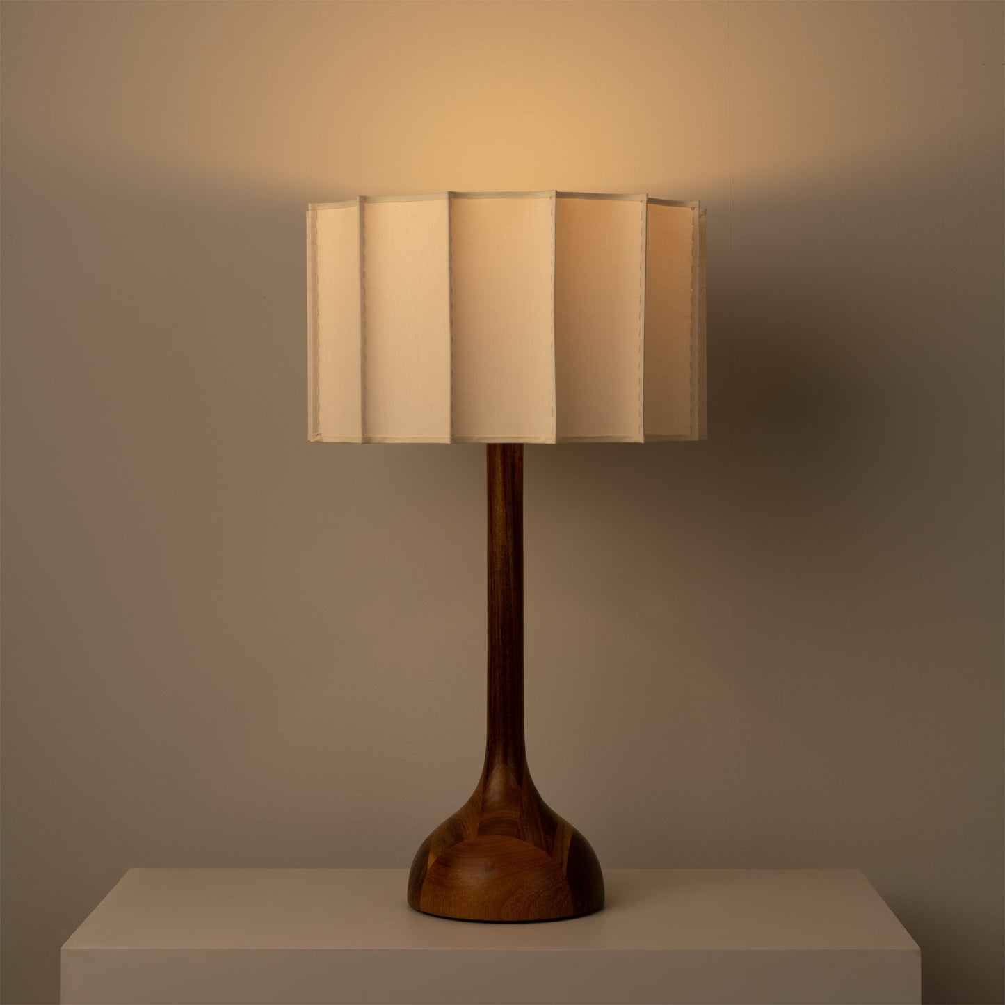 AmbianceCraft - Lampe de table élégante avec une lueur chaleureuse