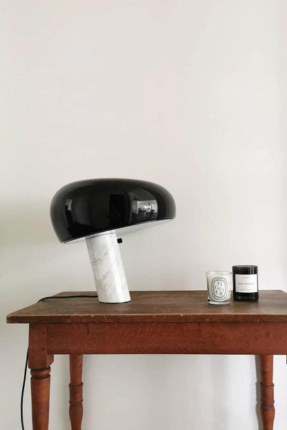 NordicMarble - Elegant marmor bordlampe
