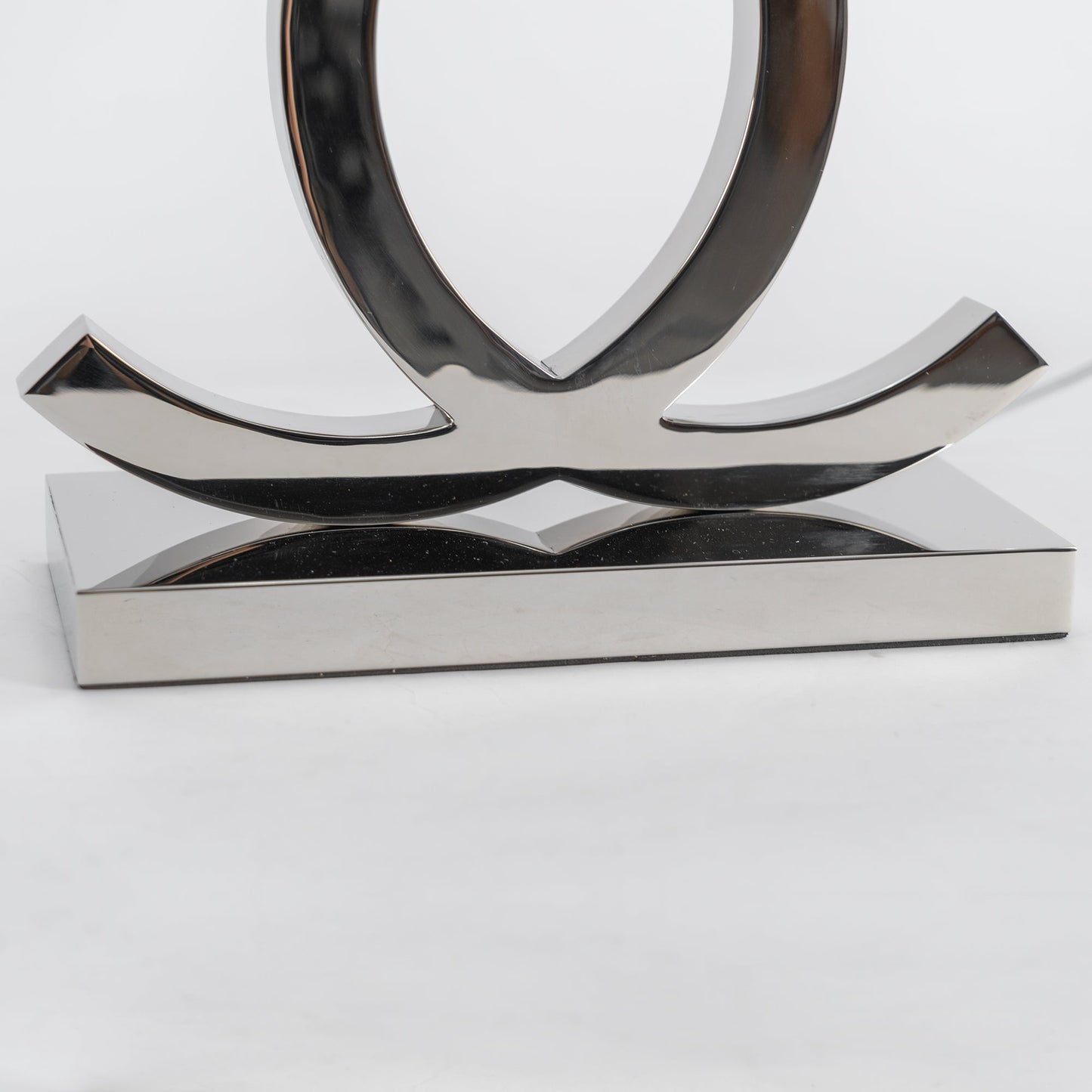 ShimmerLux - Scandinavian Style Table Lamp in Steel