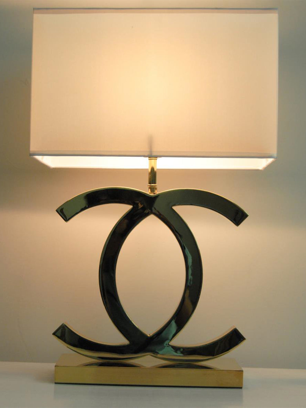 ShimmerLux - Scandinavian Style Table Lamp in Steel