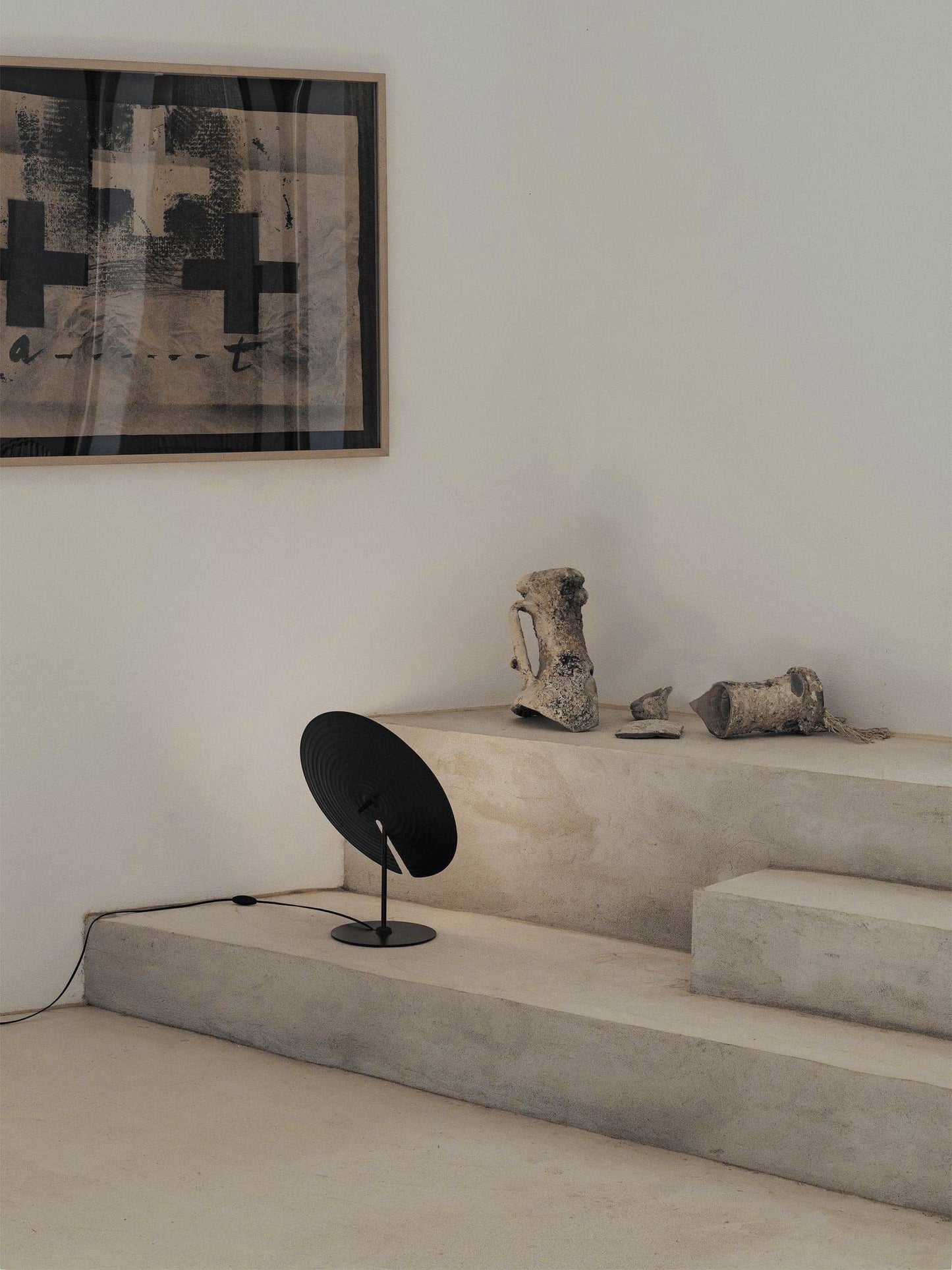 LuxeSymphony - Table Lamp with Subtle Style and Atmospheric Light Distribution