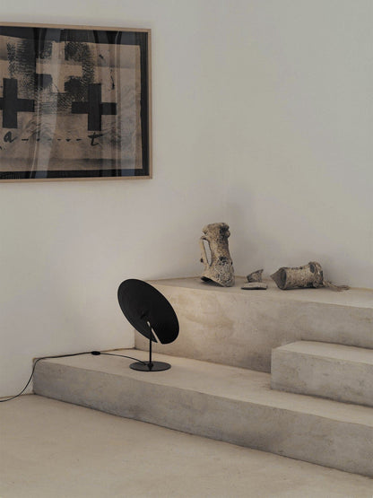 LuxeSymphony - Table Lamp with Subtle Style and Atmospheric Light Distribution