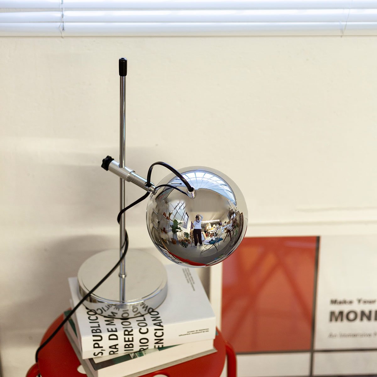 OptiLight – Stilfuld bordlampe med roterbart hoved