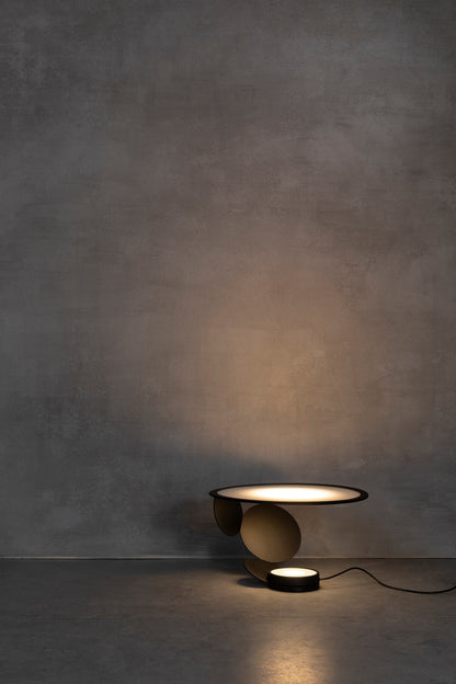 LightSlice - Stilfuld bordlampe med subtile snitdetaljer
