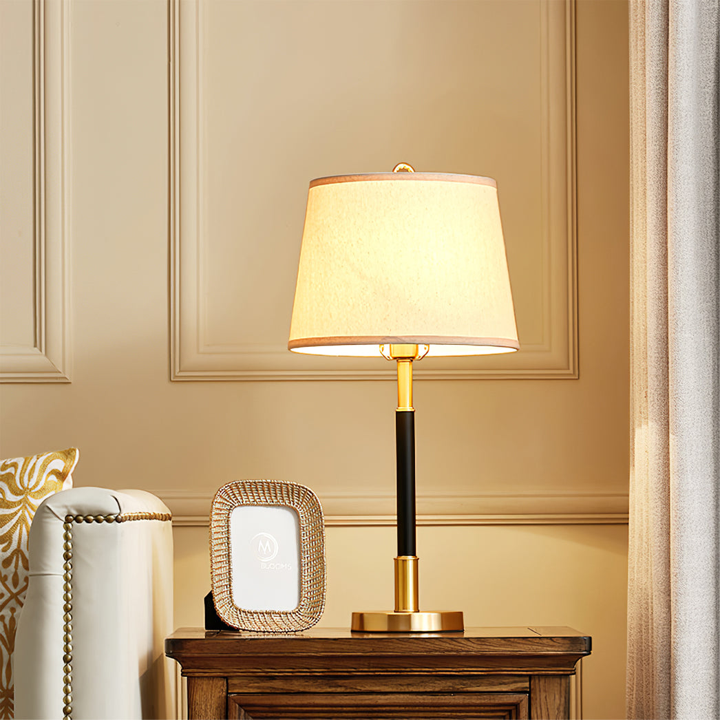 EmpireElegance – Bordlampe i messing med blødt skær