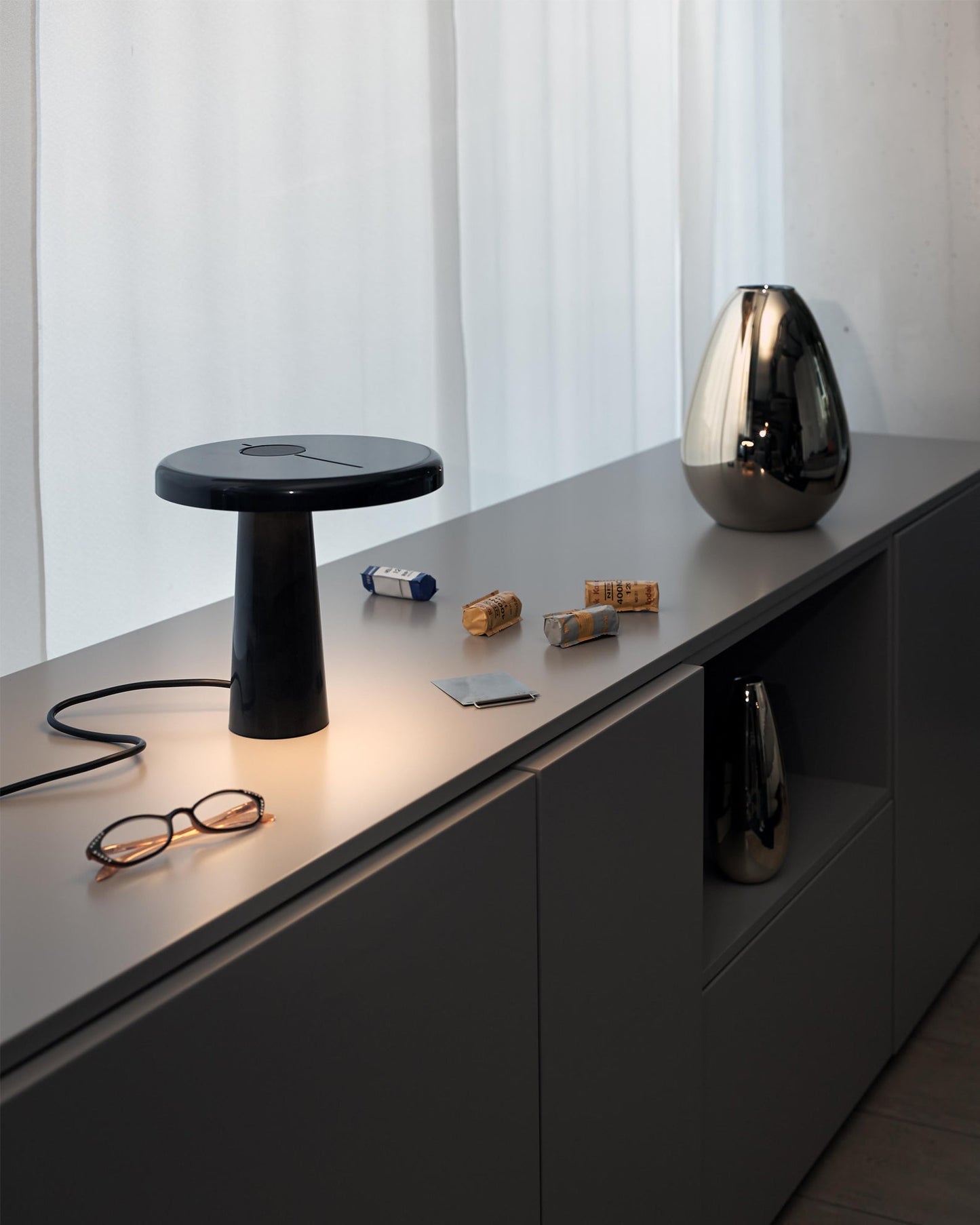 HoopLuxe - Moderne LED-bordlampe med stilfuldt rundt design